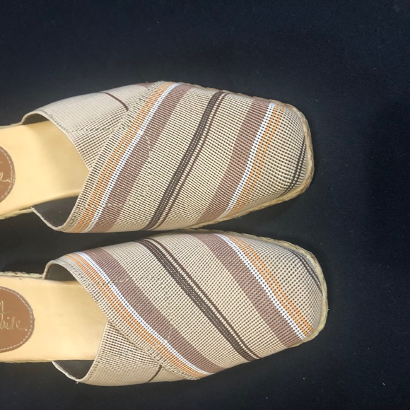 Women's Tan, Yellow and Brown textile mules, size 6 M - Picture 8 of 10